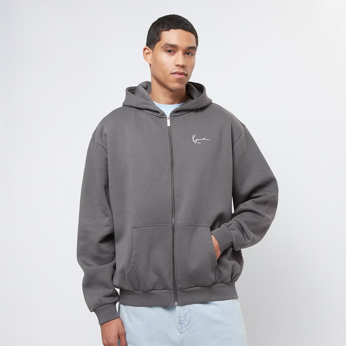 Chest Signature Essential Zip Hoodie 