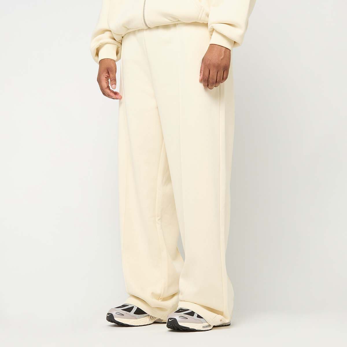 Signature Straight Leg Sweatpants 