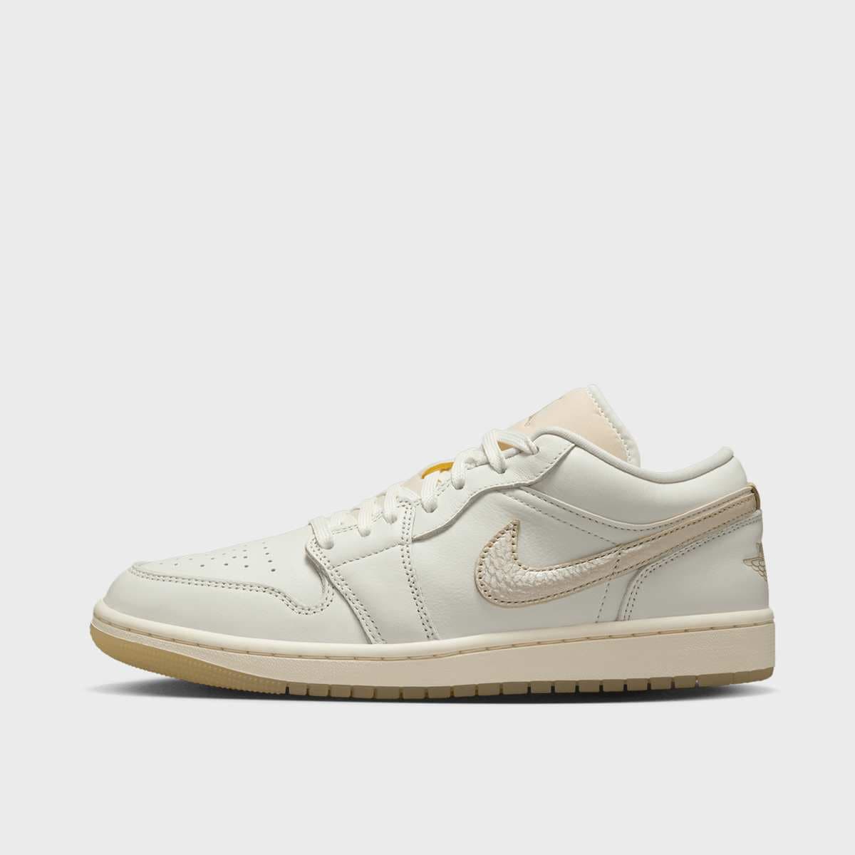 WMNS Air Jordan 1 Low SE