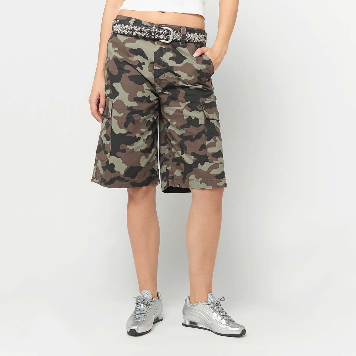 Signature Camo Cargo Baggy Shorts