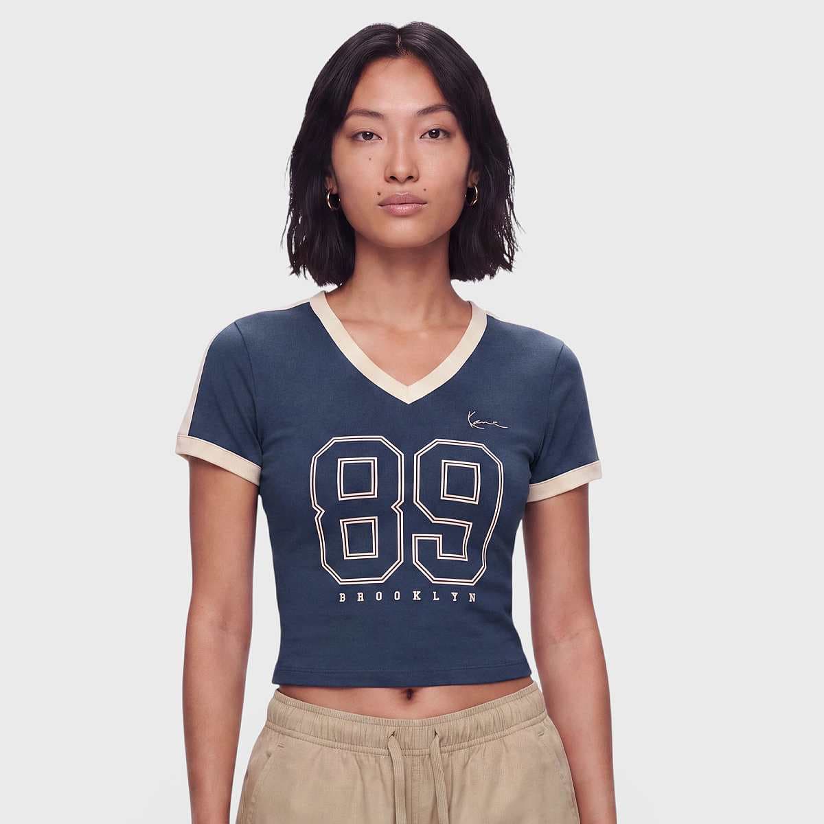 Signature 89 College Tiny V-Neck T-Shirt