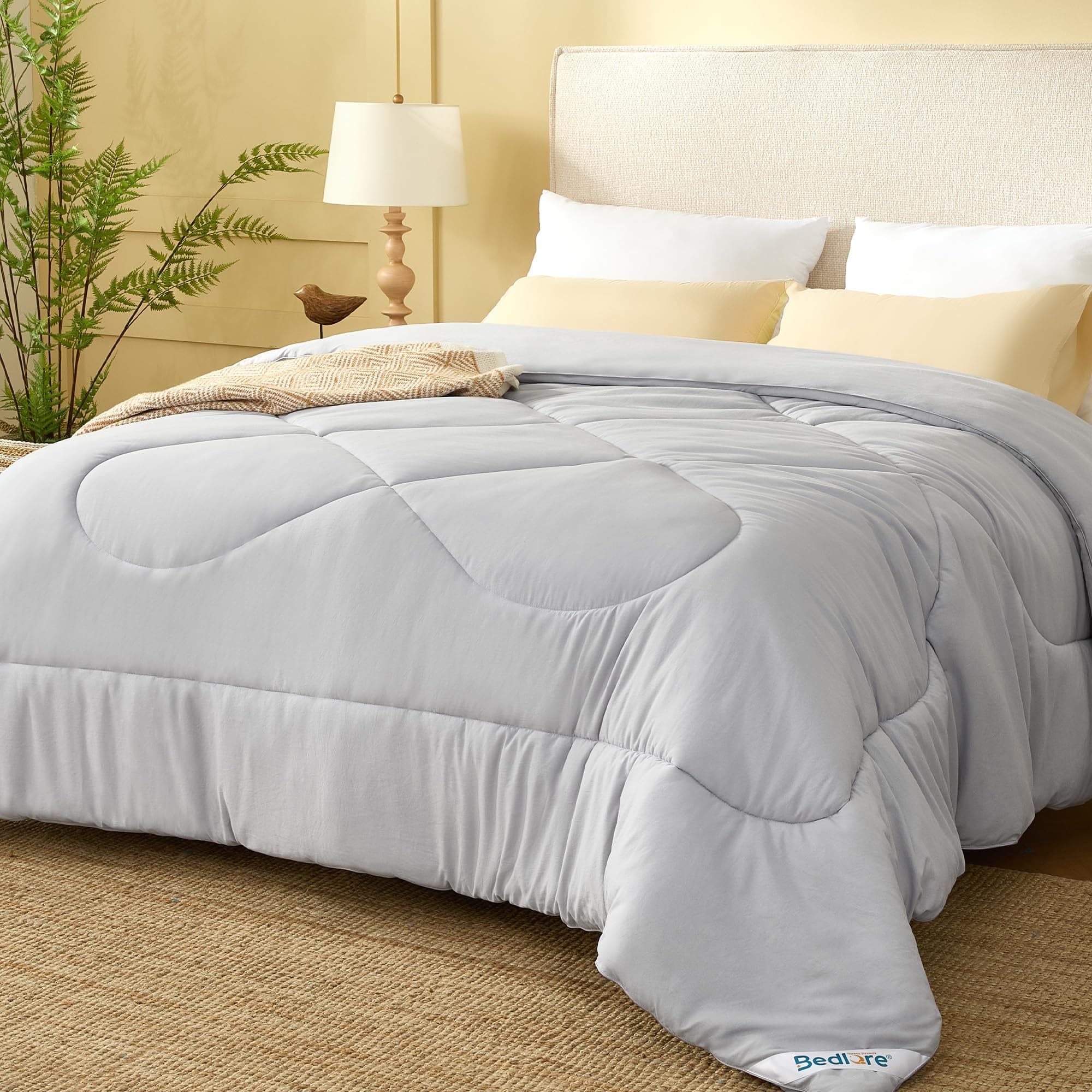 BEDLORE Couette 220x240 Tempérée 280g/m² pour Lit 2 Personnes, Couette 2 Personnes Légère avec Rembourrage en Microfibre, Édredon Douce pour 4 Saisons, Lavable en Machine, Gris